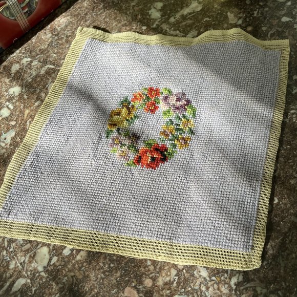 Preworked Handmade Needlepoint Roses Floral Wreath Lavender Completed Finished - Picture 4 of 6